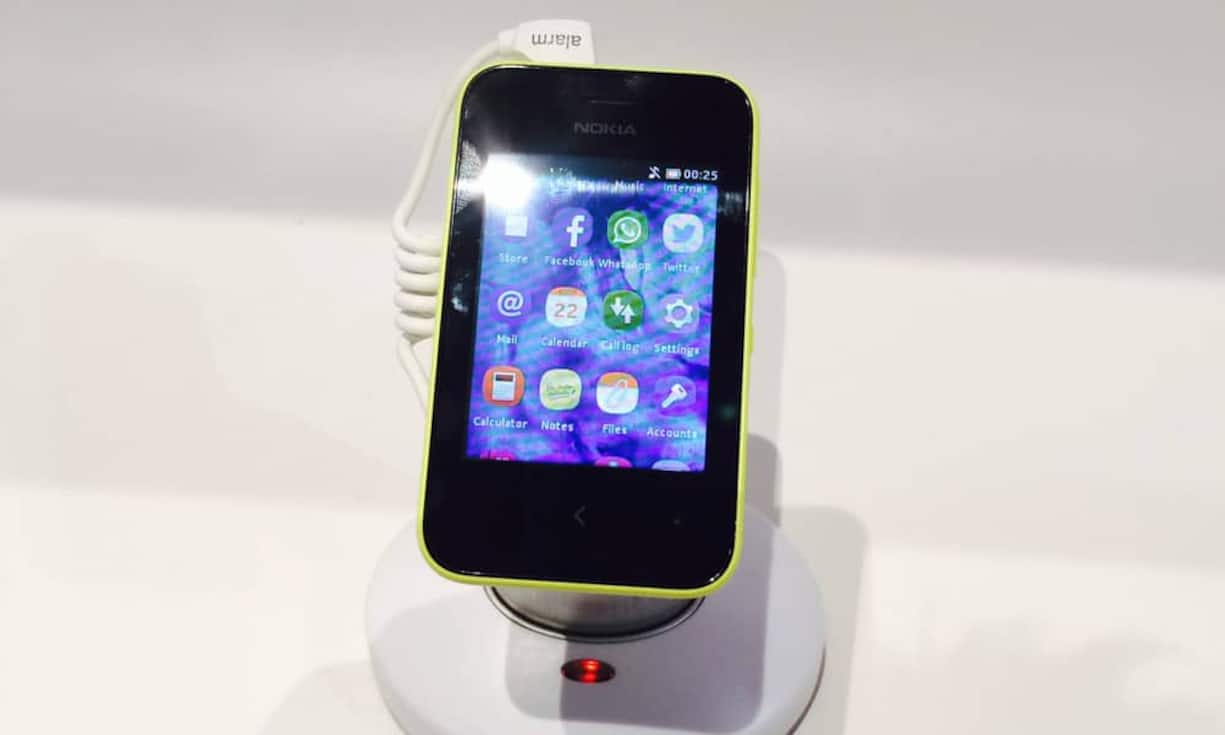 Das Asha 230 liegt bei umgerechnet 55 Franken und hat immerhin einen Touchscreen. Mit seinem Preis bedient es ein Marktsegment, das laut Nokia vier mal so schnell wächst wie der Gesamtmarkt.