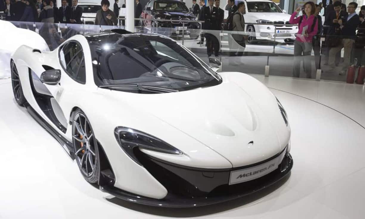Der McLaren P1 ist ein heckgetriebener Mittelmotor-Hybrid-Supersportwagen des britischen Sportwagenherstellers McLaren Automotive.