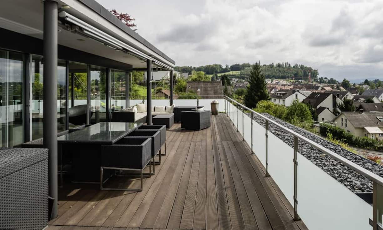 Die Liegenschaft mit insgesamt 5 Terrassenwohnungen liegt am Hang an sehr guter Lage in einem ruhigen und wenig befahrenen Teil von Bachenbülach. Preis auf Anfrage Quelle und Bilder: Engel & Völkers