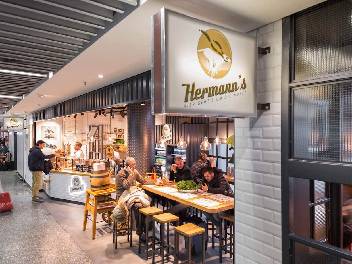 Das Portfolio reicht von ­Casualfood, wie dem Wurst-Imbiss Hermann’s bis zu ...