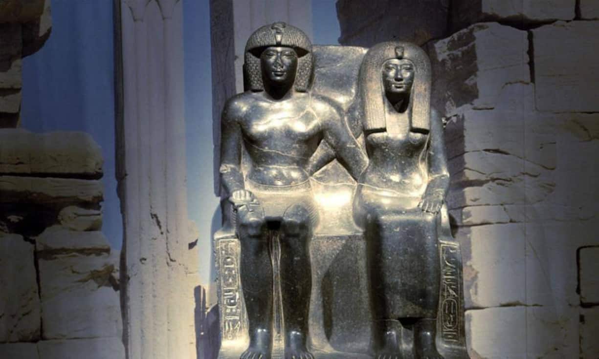 Auch bei Zoff im Team und mit Kollegen weiss Ptahhotep Rat: «Wenn du einem streitlustigen Mann begegnest, der dir ebenbürtig ist, wirst du dein Ansehen größer als seines machen, wenn du ruhig bleibst. Während er schlechte Dinge sagt, werden die Sachverständigen viel diskutieren und dein Ruf wird in der Meinung der Älteren gut sein.»