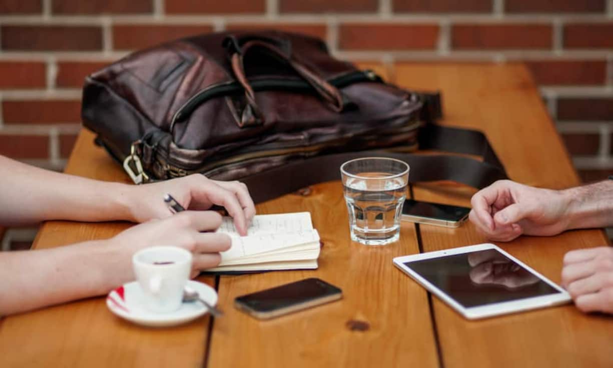 Im Restaurant oder in einer Bar haben sich doch schon 6 Prozent zum Einkauf verleiten lassen.