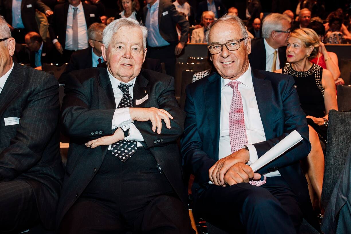 Jean-Pierre Bonny (alt Nationalrat) und Adolf Ogi (alt Bundesrat)