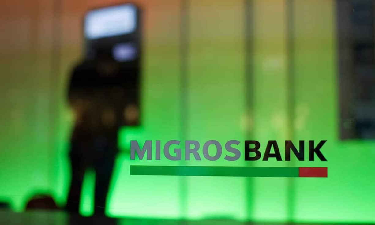 Deutlich darunter liegt mit 8 Franken je Liter der Preis bei der Migros Bank, die 7450 Fächer in 17 von 67 Geschäftsstellen anbietet. Für 80 Franken im Jahr bekommen Kunden ein zehn Kubikzentimeter grosses Fach - müssen sich aber an die Öffnungszeiten halten. Ein Schlüsseldepot gibt es auch nicht.