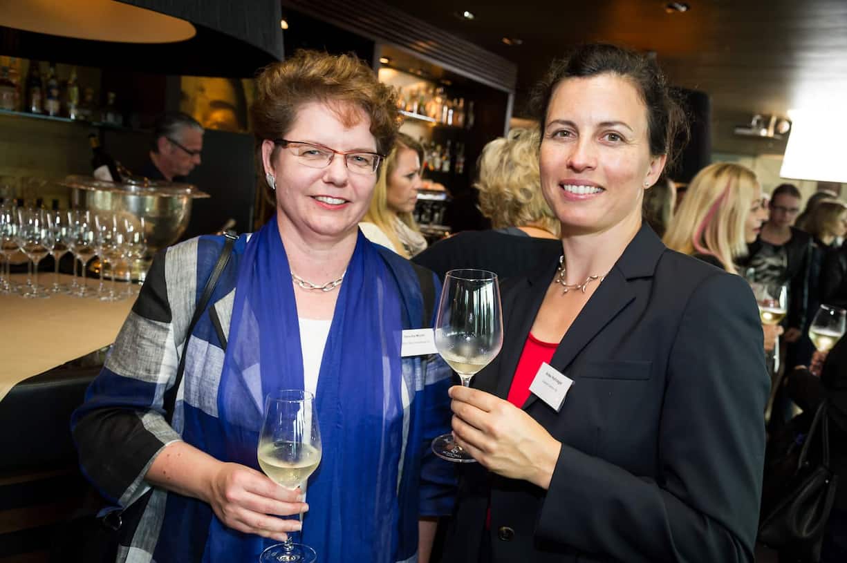 Sara-Ida Möckli - Silent Gliss International Ltd / Anke Hollnagel - Doetsch Grether AG