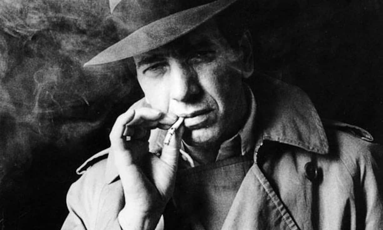 Sinnbild des Geheimnisvollen: Humphrey Bogart im Trenchcoat.