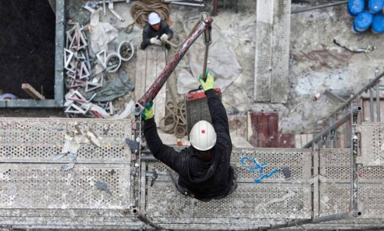 Die Glarner Rüesch Bau AG in Niederurnen ist pleite. 50 Angestellte verlieren ihre Arbeit.