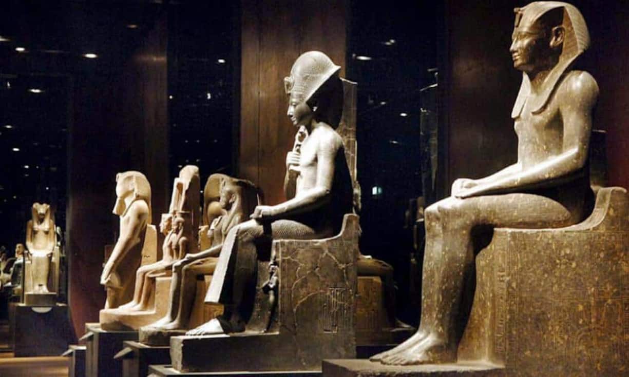 Wenn der Chef jähzornig und streitlustig ist, hilft ein Rückbesinnen auf folgende Passagen des Pharao-Beraters: «Wenn du einem streitlustigen Mann begegnest, der dir vorgesetzt ist, kreuze deine Arme und verbeuge dich. Wenn du ihn ärgerst, wird er nicht freundlich zu dir sein. Mache seine schlechten Worte geringer, indem du dich ihm nicht widersetzt. Man wird ihn einen Ignoranten nennen, während deine Selbstbeherrschung seinem Wohlstand gleichkommt.»