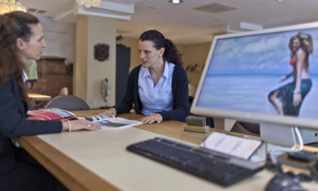 Kuoni passt sein Angebot auf die exklusiven Kundenwünsche an und reagiert 2015 auf den Margendruck von Reisevermittlern aus dem Internet. Das Schweizer Unternehmen zieht sich aus dem Reiseveranstaltungsgeschäft zurück. Bilder: Keystone