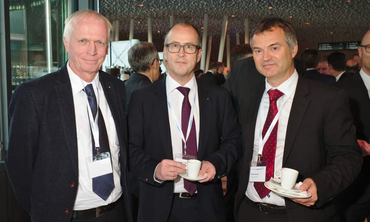 René Arnold, CFO, WWZ Energie AG;
Stephan Marty, CEO, ewl energie wasser luzern;
Robert Schürch, Leiter Verkauf und Energiewirtschaft, ewl energie wasser luzern