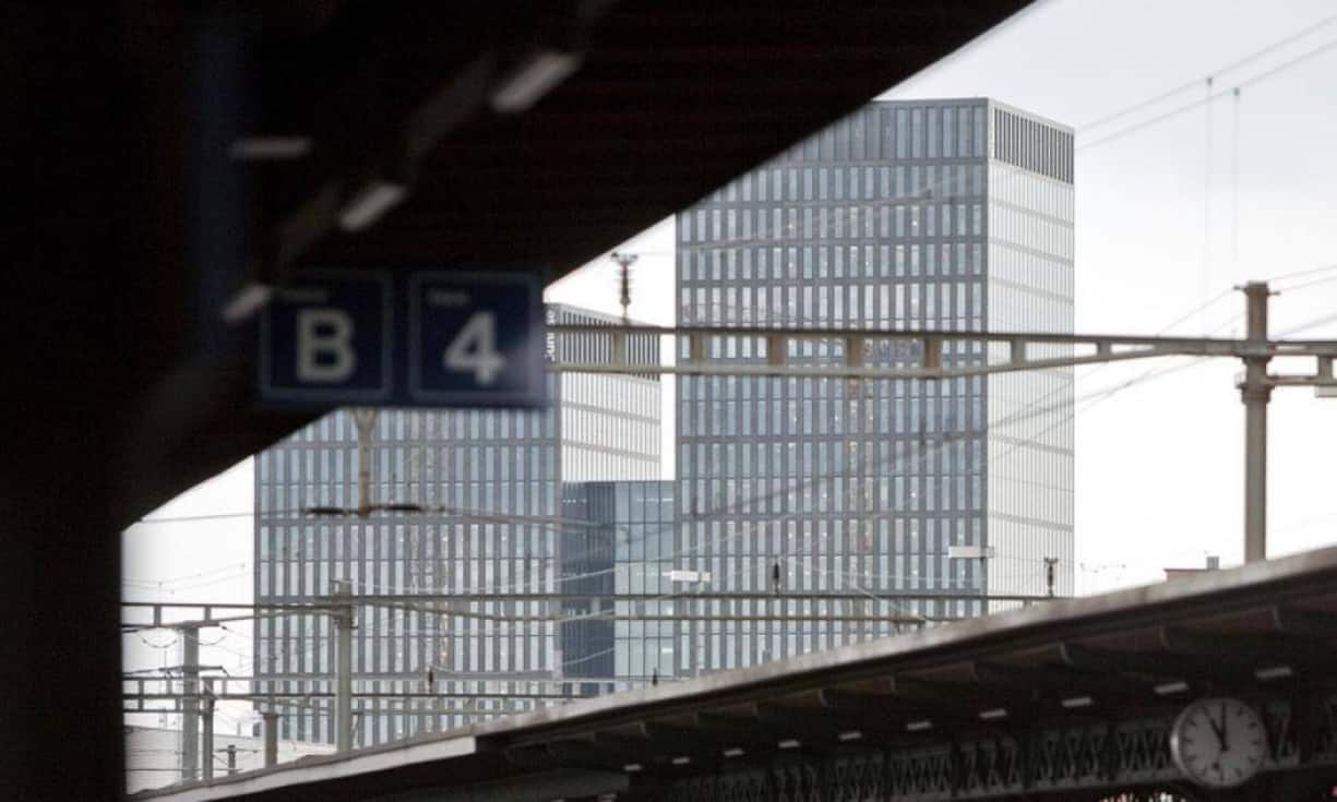 Rang 6: Sunrise Tower in Zürich, 90 Meter, 2004.