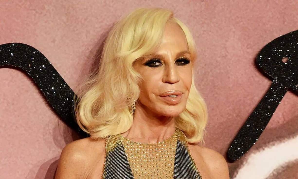 Giannis Schwester Donatella Versace übernahm nach dem Tod die Leitung des Unternehmens. Via Twitter gedenken die Geschwister Donatella und Santo sowie die Nichte Allegra am Jahrestag ihres Bruders.
Bilder: Keystone