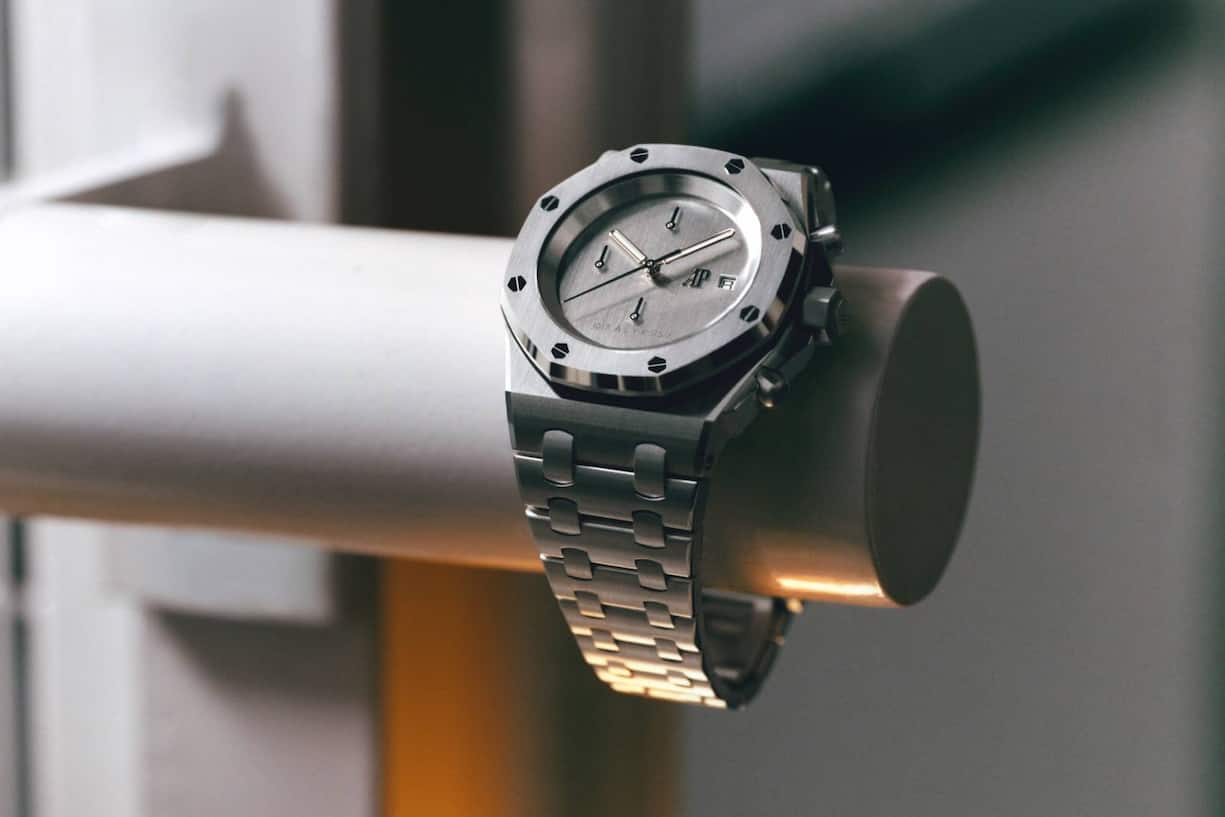 Die Royal Oak Offshore in Weissgold mit 42 Millimetern Durchmesser wiegt knapp 400 Gramm.