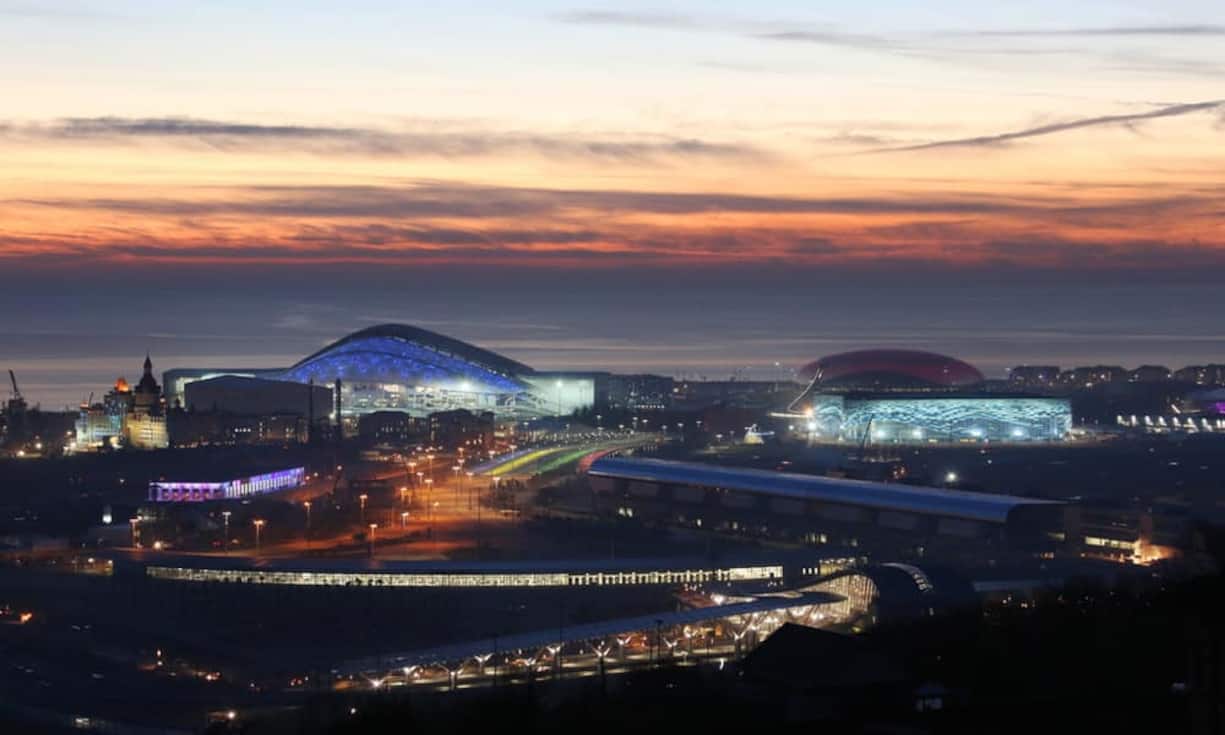 Wuchtig steht er direkt am Schwarzen Meer: Der Bolschoi-Eispalast wurde 2012 fertigstestellt und bietet 12'000 Zuschauern Platz.