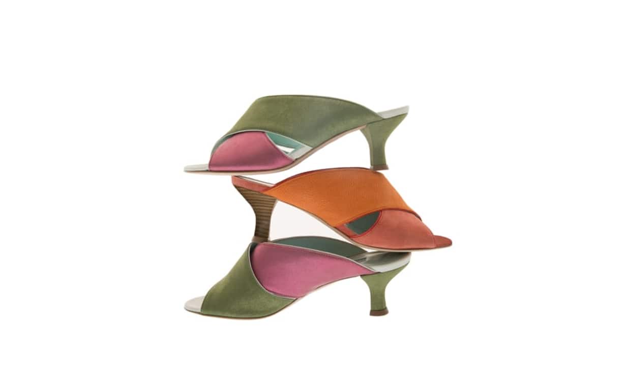 Statement: Stefi Talman  Aufgrund der sommerlichen Farbkombination sind diese Sandalen aus Leder ein modisches Eycatcher. Preis 479 Franken