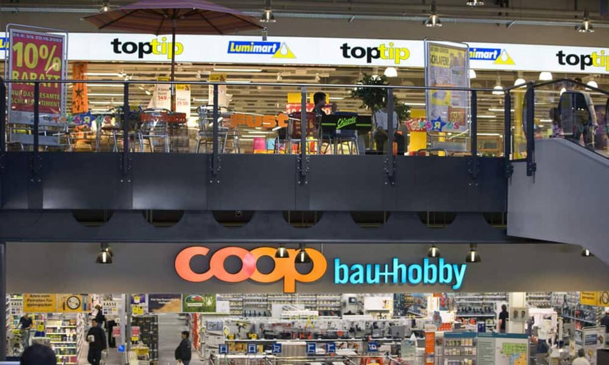 Spezialkategorie: Multi-Channel & Logistics 
bauundhobby.ch
Der Coop Genossenschaft ist es mit bauundhobby.ch gelungen, Multi-Channel mit einer cleveren Logisitk zu verknüpfen und dies in einem Sortimentsbereich, der vor Herausforderungen nur so strotzt. Zum einen überzeugte der Online-Shop mit einer klaren  Nutzerführung und  dem Design. Und dass mehrere Bestellwege möglich sind, ist bei Coop Bau+Hobby nicht erst im Warenkorb sichtbar.