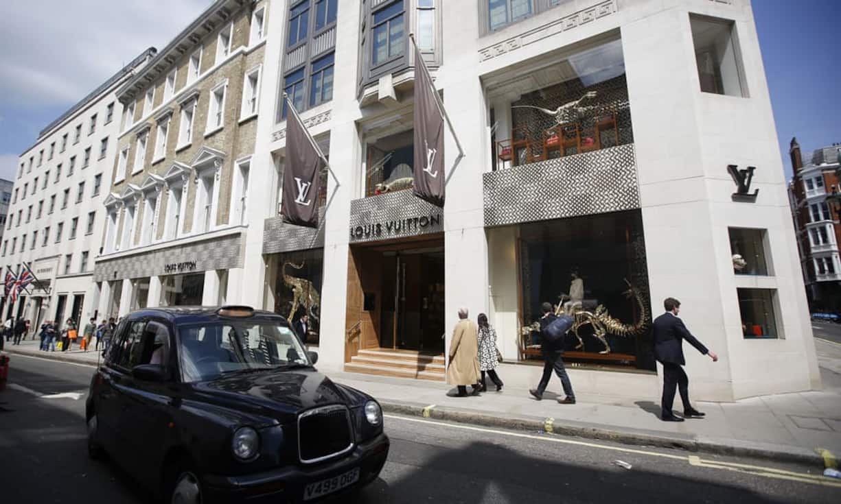 An der Spitze der teuersten Einkaufsstrassen der Welt findet man altbekannte Namen, wie die New Bond Street in London auf Platz 4, mit einer Spitzenmiete von umgerechnet 1038 Franken pro Quadratmeter und Monat.