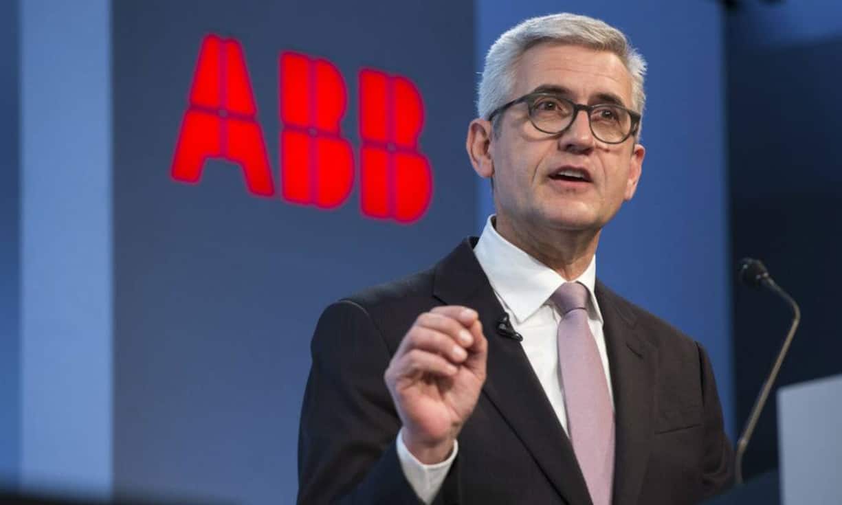 Ulrich SpiesshoferCEO ABB
Gab es in der Schweiz einen Manager, der 2016 stärker unter Druck stand als Ulrich Spiesshofer? Wohl kaum. Ein Highlight persönlicher Art hatte Spiesshofer immerhin im Dezember zu feiern: Nach über zweijährigem Verfahren ist er endlich eingebürgert worden. Oder anders gesagt: ABB hat wieder einen Schweizer CEO.
