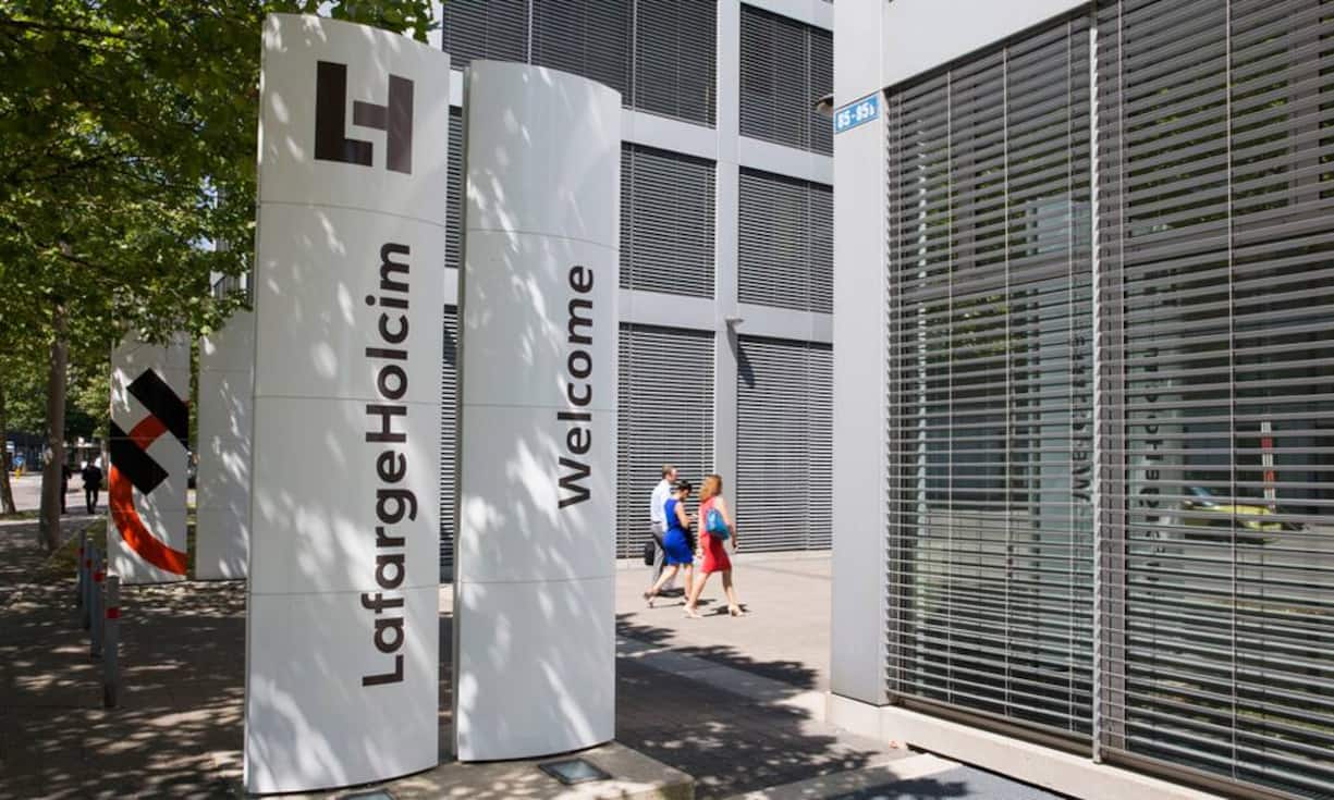 LafargeHolcimDas grösste Kurspotenzial bei Schweizer Aktien wird LafargeHolcim zugebilligt. Der Abstand zum Kursziel von 75 Franken beträgt in diesem Fall rund 35 Prozent.