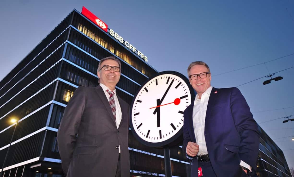 Am VWG-Anlass sprach SBB-Chef Meyer von der Mobilitätszukunft der SBB.Vor dem neuen Hauptsitz der SBB: Hanspeter Rüfenacht, Vorsitzender der Geschäftsleitung, Berner Kantonalbank; Andreas Meyer, CEO, SBB (v.l.n.r)Bilder: Markus Senn