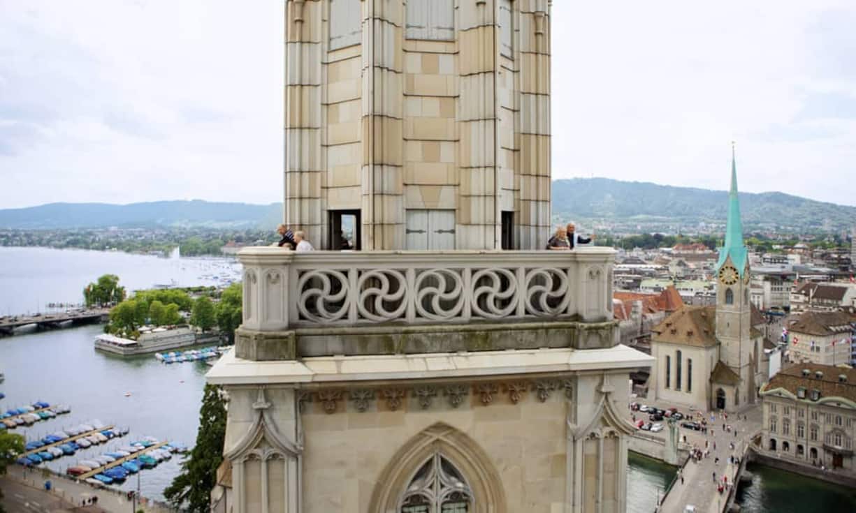 Platz 6: Zürich Die Limmatstadt ist zwar die Stadt mit der höchsten Lebensqualität, die steuerliche Situation ist jedoch nicht sonderlich attraktiv (Rang 20). Da bestehen bessere Optionen für Leute mit einem prallen Bankkonto.
Zürich Tourismus