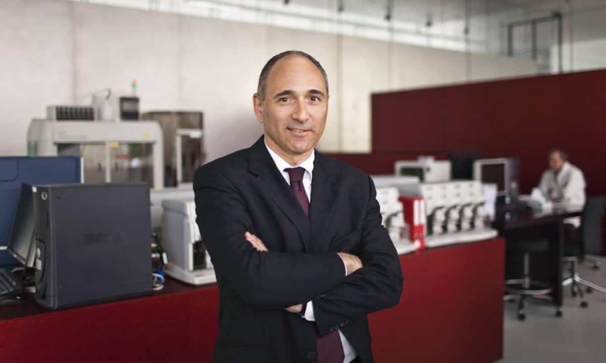 Auf Platz 2 findet sich ein weiterer Vertreter der Schweizer Wirtschaft: Der Amerikaner Joseph Jimenez verdiente bei der Novartis 12,54 Millionen Euro.