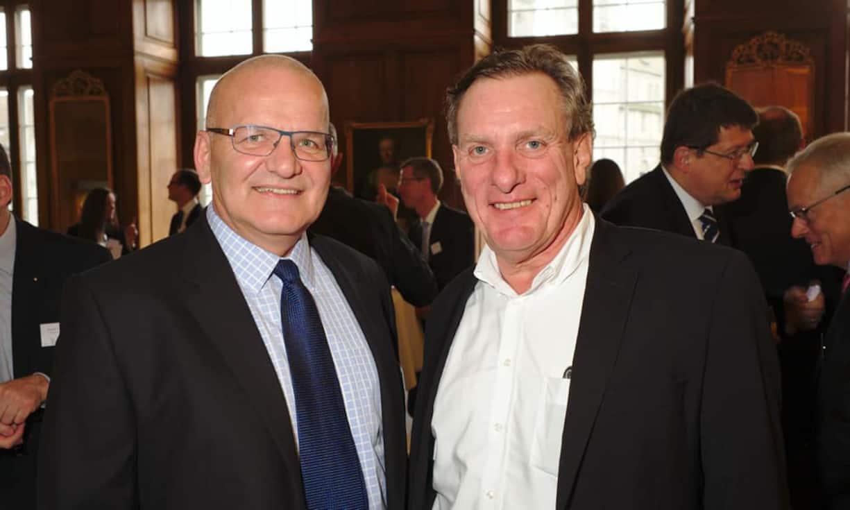 Harry Stehrenberger, Head of Banking & Capital Markets, CSC Switzerland GmbH;
George H. Schmidt, Managing Director Financial Services, Accenture AG (Switzerland)