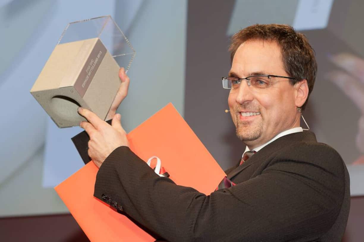 Stolzer Preisträger des Prix SVC Espace Mittelland 2013; Bernhard Emch, CEO Emch Aufzüge AG