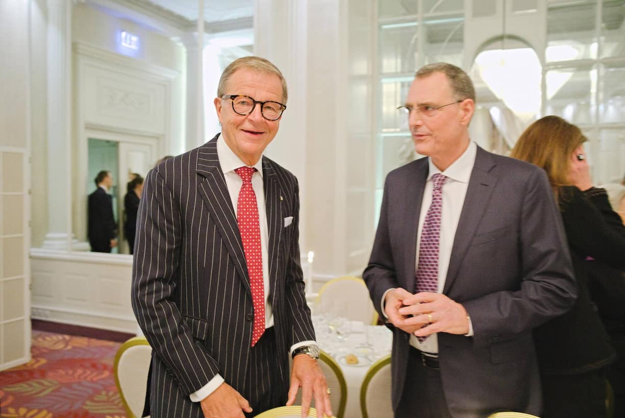 Joerg Wolle; Thomas Jordan.