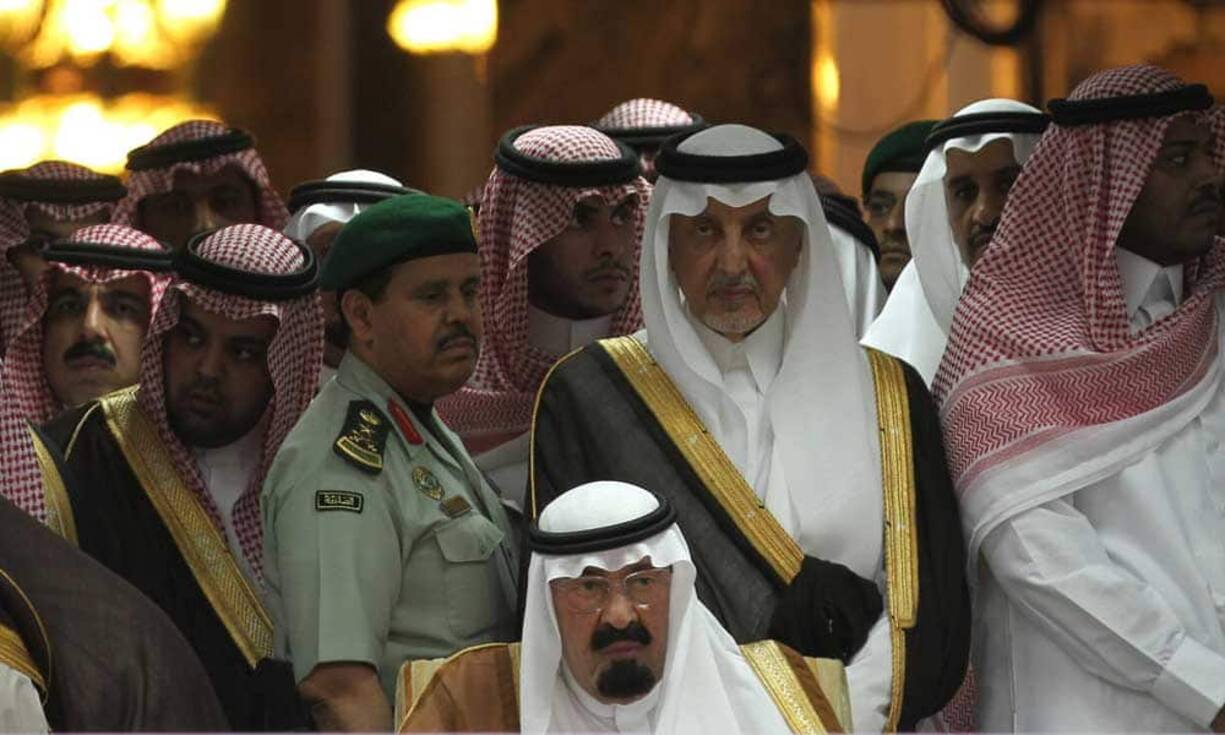 Mekka - Saudi-Arabien
Am teuersten reist es sich in Mekka. Die U-Bahn dort wurde erbaut, um die jährlich 2,5 Millionen Pilger zu transportieren. 45.90 Dollar pro Woche.