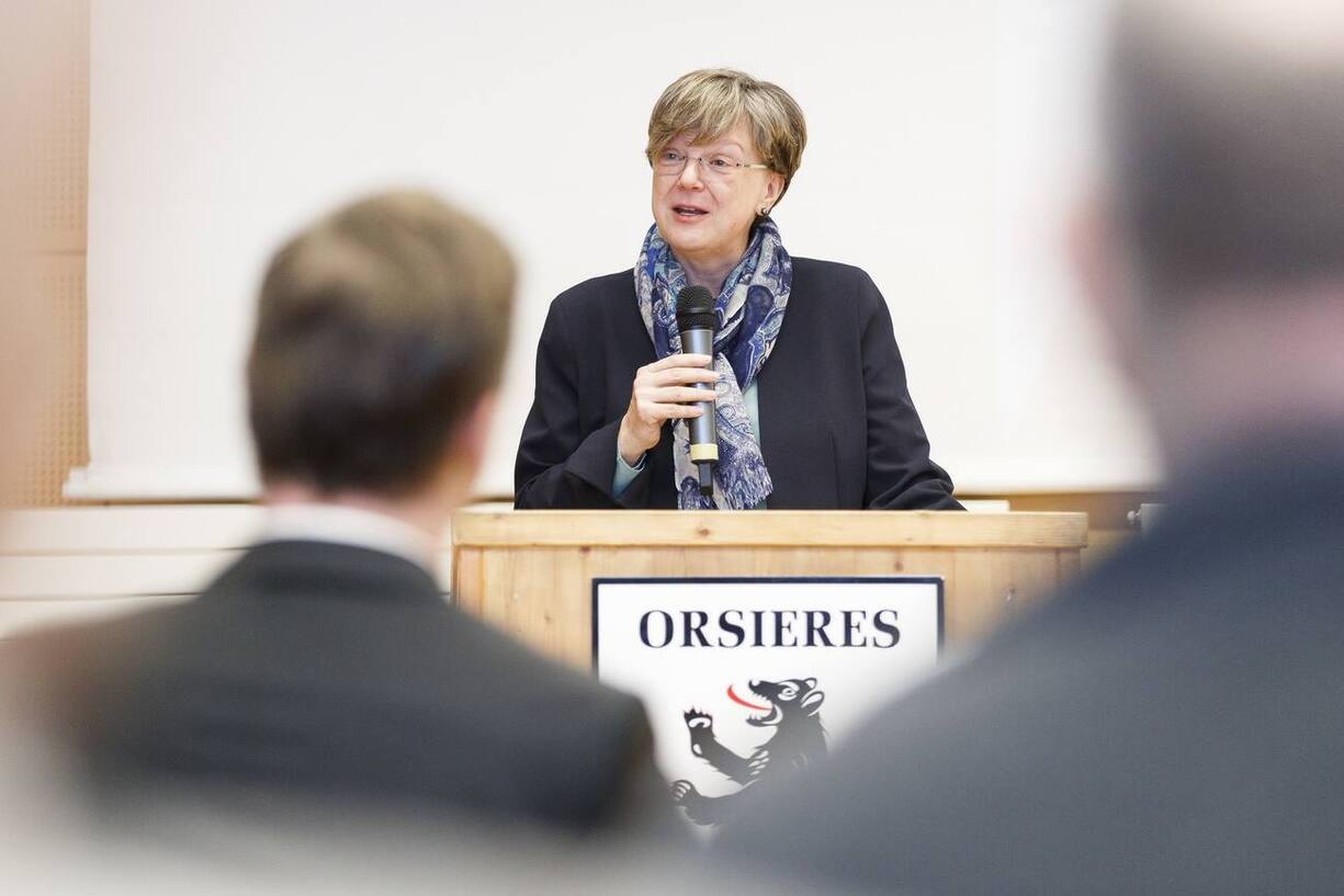 Isabelle Chassot, directrice de l'Office federal de la culture, parle lors de la Ceremonie d'inscription de l'Alpinisme sur la liste representative du patrimoine culturel immateriel de l'UNESCO (Organisation des Nations unies pour l'education, la science et la culture) ce vendredi, 13 decembre 2019 a Orsieres, Suisse. (KEYSTONE/Cyril Zingaro)