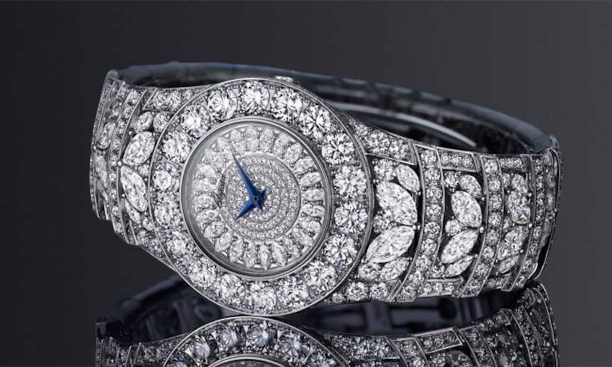 Stunde der Diamanten: Chopard L’Heure du Diamant in Weissgold und integral sertiert mit Diamanten im Brillant- (8,8 Karat) sowie im  Navetteschliff (14,8 Karat). Mechanisches Werk mit Handaufzug.