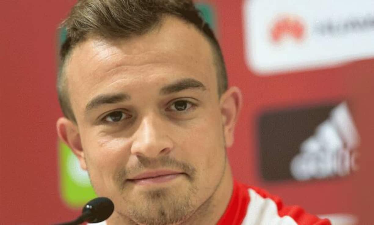 In Genf ist auch viel Prominenz vertreten: Fussballer Xherdan Shaqiri etwa ist bei VW zugegen.