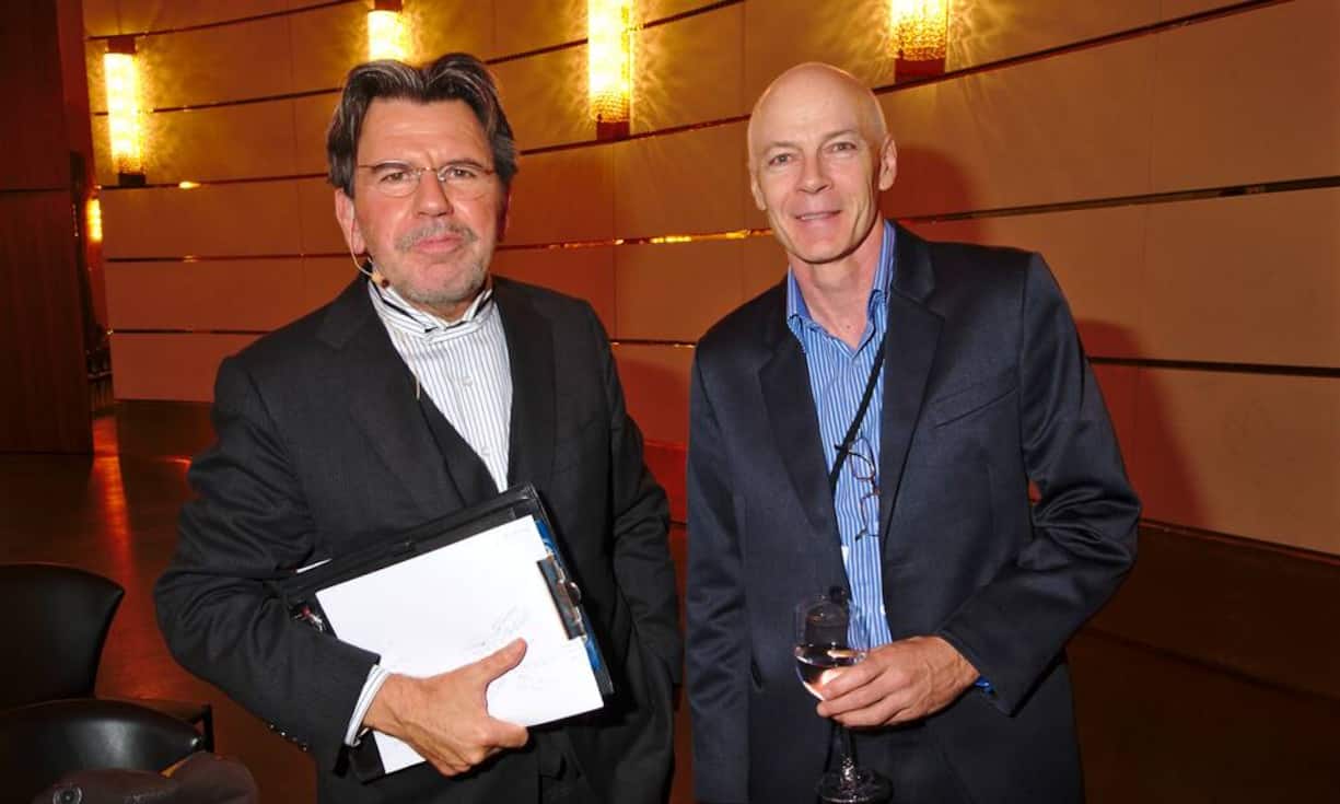 Stephan Klapproth, Moderator;
Urs Eng, CEO, Accarda AG