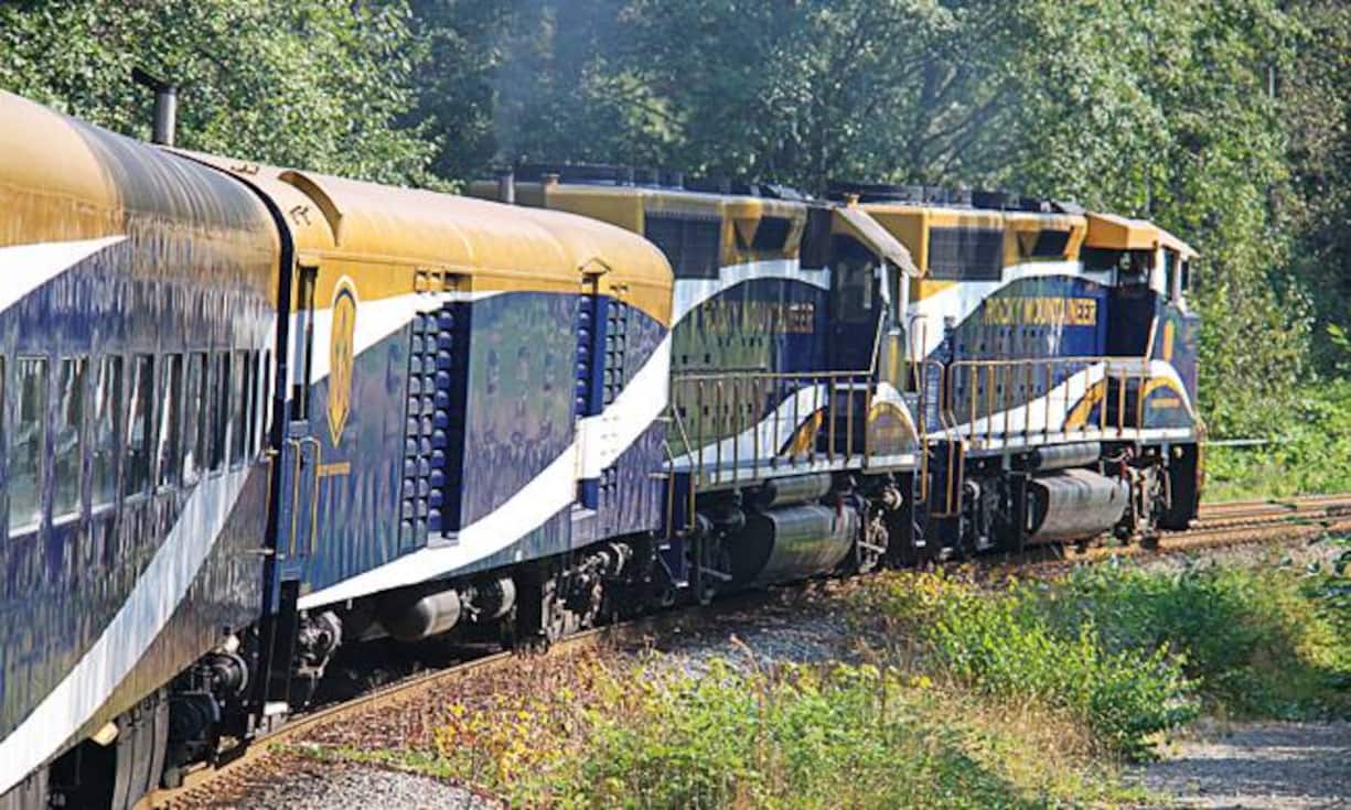 Mit dem Rocky Mountaineer passiert man zwischen Vancouver und Whistler atemberaubende Landschaften.