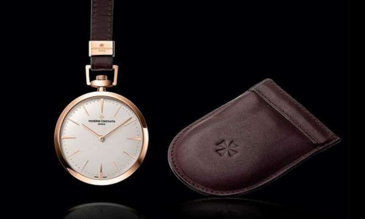 Schlank aus Tradition: Vacheron Constantin wartet im Segment der Extraflachen gleich mit drei Exklusivitäten auf: der Historique von 1955, in der das 1,64-Millimeter-Werk mit der Goldplatine tickt; der quadratischen Historique 1966 mit dem Automatikwerk (2,45 Millimeter); sowie der jüngst in die Kollektion aufgenommenen Patrimony-Taschenuhr. Mit 2,8 Millimetern Werkhöhe nicht ultraschlank, aber mit 7,4 Millimetern Gesamthöhe unüberbietbar elegant. In Rotgold: 41 800 Franken.