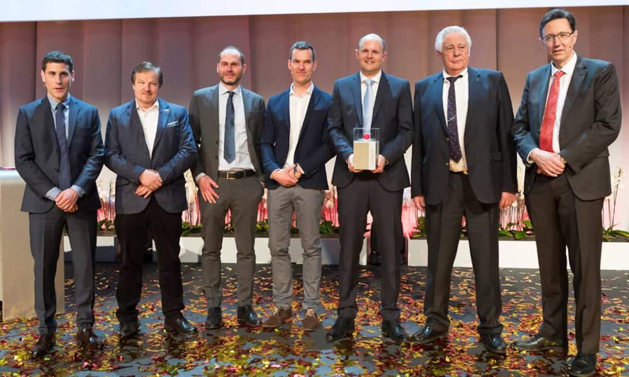 Die sechs Finalisten: Reto Reist, Geschäftsführer Moser-Baer AG; Ernst Kühni, VR-Präsident Kühni AG; Serge Michel, Inhaber und CEO Armin Strom AG; Claude Greisler, Direktor Manufaktur Armin Strom AG; Daniel Heiniger, CEO Heiniger AG; Beat Furrer, Senior CEO Furrer + Frey AG; Alex Naef, CEO Carrosserie Hess AG