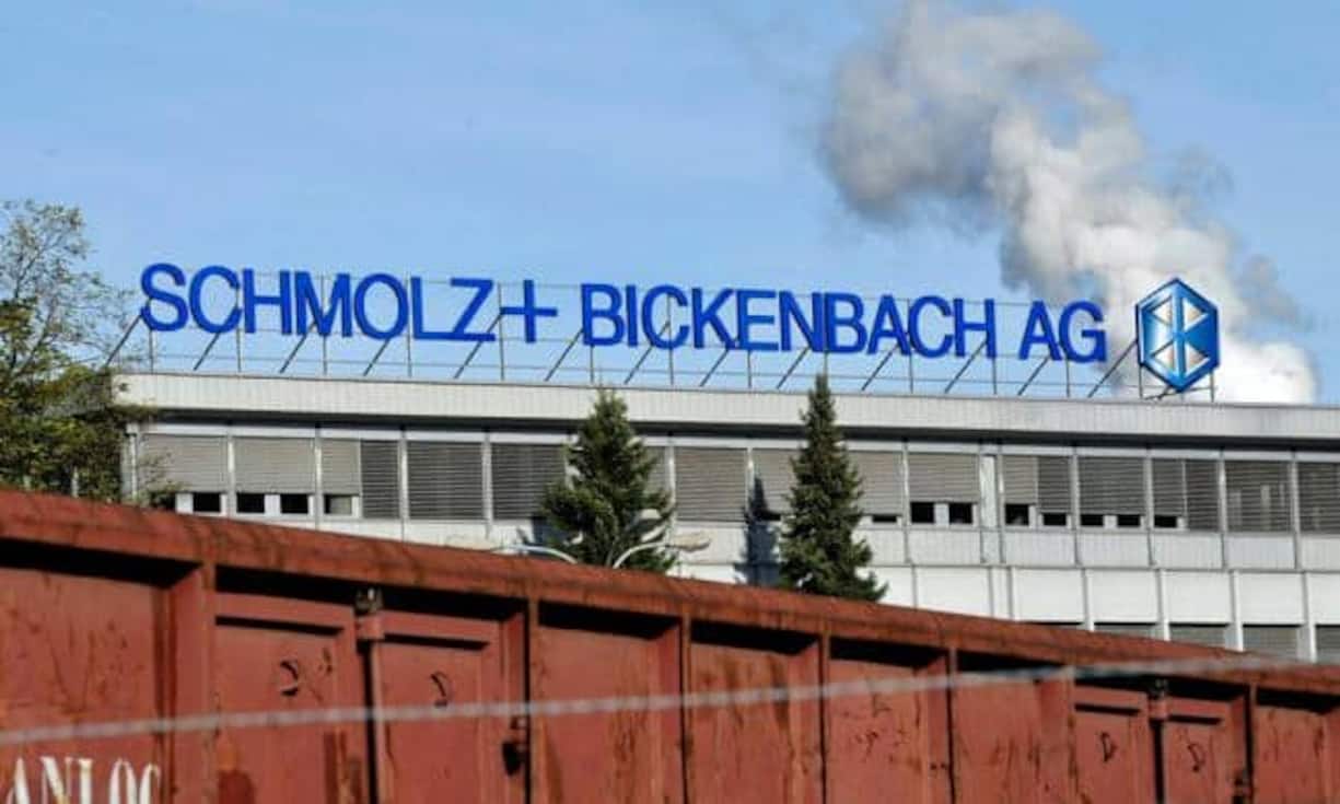 Auch an Schmolz+Bickenbach hält Vekselberg einen grossen Anteil, heute beträgt er 40,46 Prozent. Auch diese Beteiligung läuft über Renova. Vekselberg war im Juni 2013 mit 20 Prozent bei dem Stahlproduzenten mit Sitz in Emmenbrücke eingestiegen.