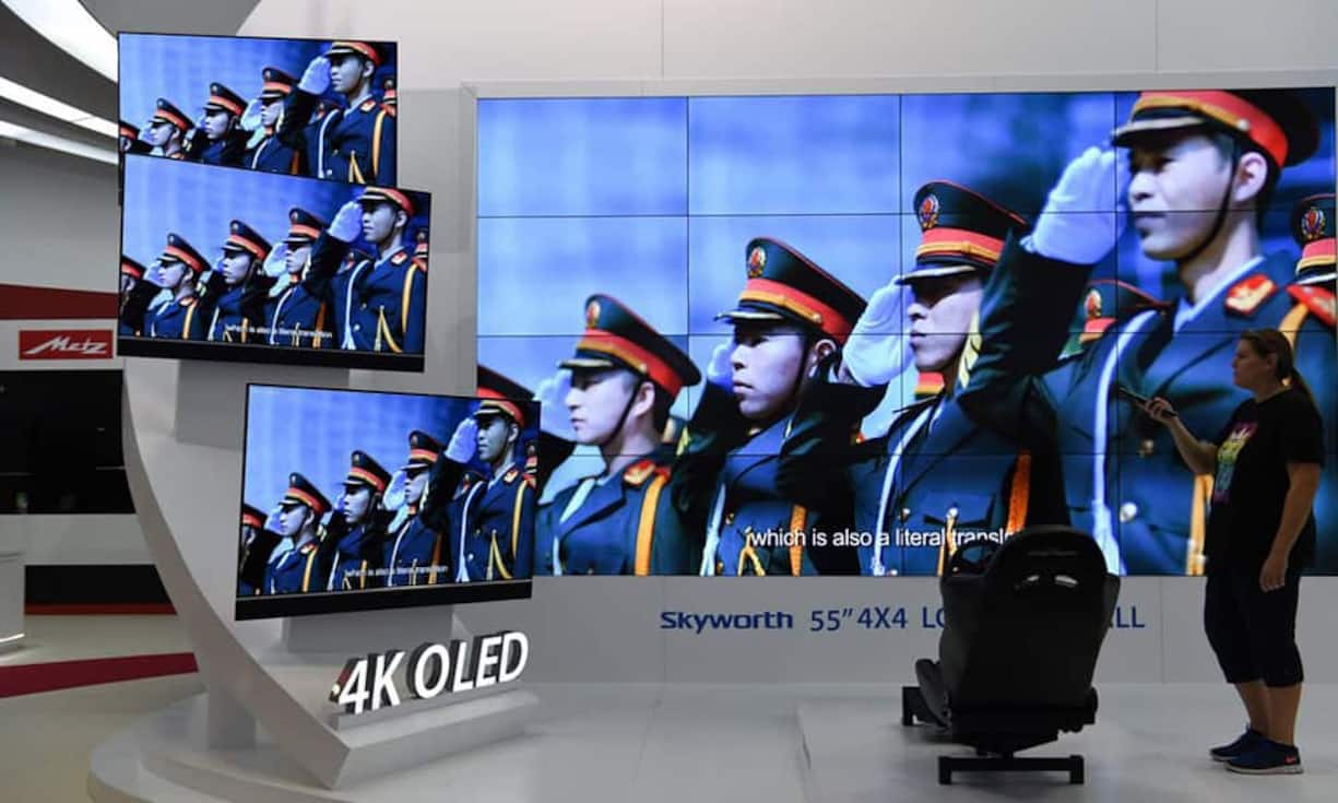 Bei den Fernsehern von Metz mit OLED-Display sollen Farben so brilliant wie das Polarlicht erstrahlen. Gleichzeitig ist das Display so schlank wie ein Tablet.