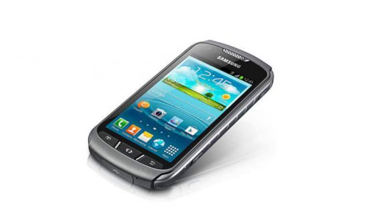 Outdoor-Smartphones: Samsung Galaxy Xcover 2Das Samsung Galaxy Xcover 2 übersteht eine halbe Stunde in einer Wassertiefe von einem Meter sowie kleine Stürze. Das Outdoor-Smartphone hat einen vier Zoll grossen Touchscreen mit einer Auflösung von 800x480 Bildpunkten und eine Fünf-Megapixel-Kamera – beides soll auch unter Wasser funktionieren. Der Zweikern-Prozessor ist mit 1 Gigahertz getaktet, der Arbeitsspeicher 1 Gigabyte groß. Testnote: 2.54.