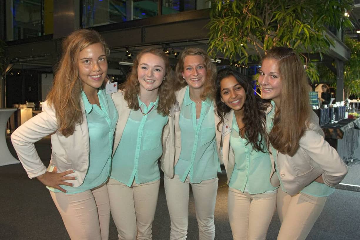 Die Elle-Belles: Jasmin Ineichen; Laura Merz; Kathrin Furrer; Nergis Sazpinar;  Noemi Kretschmer Bilder: Markus Senn