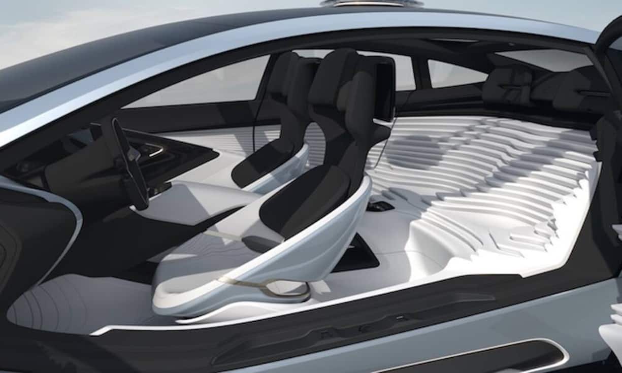 Im Innenraum des LeSee sind Schalensitze eingebaut. In den Kopfstützen wie auch in der Beifahrerseite befinden sich grosse Touchscreens, ...