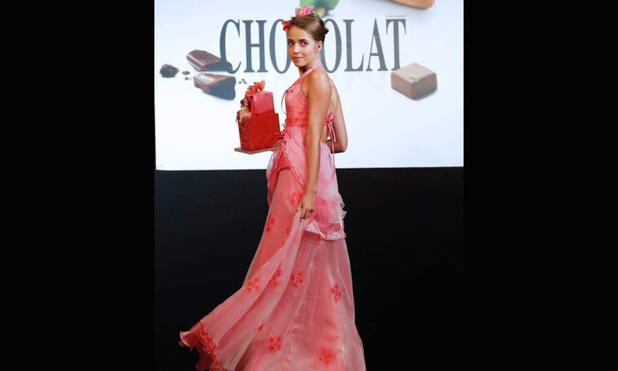 Beim «Salon du Chocolat» in Brüssel stechen Kreationen in pink hervor.