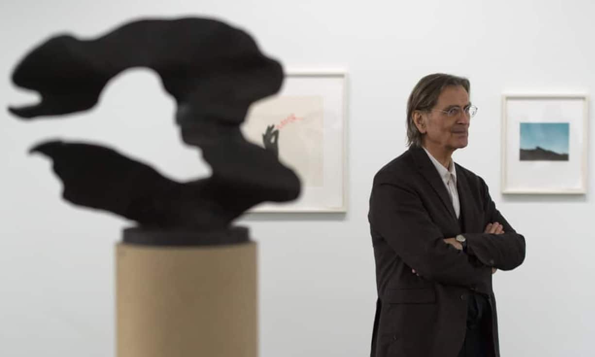 Rang 9 geht an Markus Raetz. Der stille Wahrnehmungsakrobat zählt ebenfalls zu den Klassikern der Gegenwartskunst. Seine Werke hinterfragen Sehgewohnheiten und zeigen die Dinge von einer ganz anderen Seite. Preisspanne: 20'000 - 250'000 CHF.