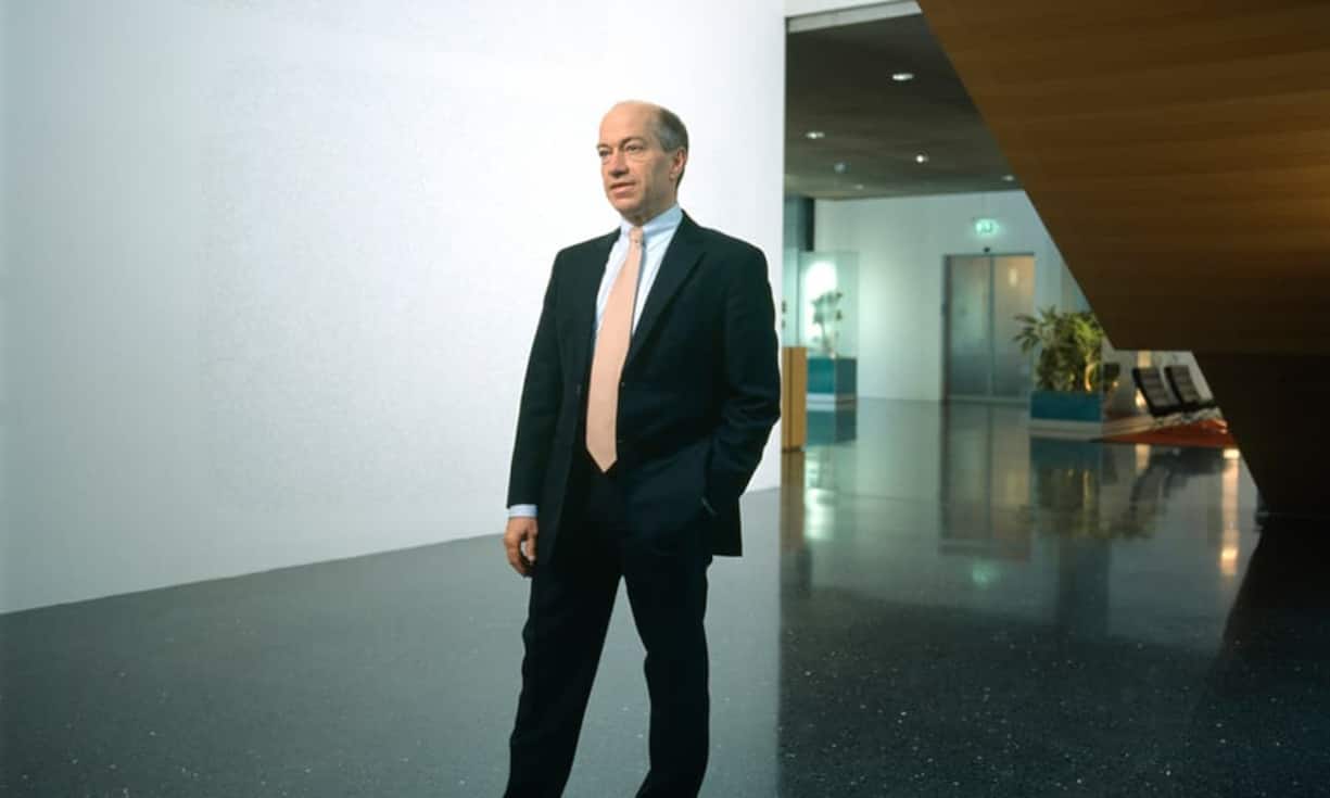 GesellschaftsrechtBär & Karrer (im Bild Rolf Watter) beschäftigt sich mit der Entstehung und Beendigung, der Organisation und der Finanzierung von Unternehmen - und zählen damit zu den besten ihres Faches. Typische Beratungsleistungen ergeben sich in der Gründungsphase und bei der Strukturierung von Gesellschaften, bei der Erstellung von rechtlichen Dokumenten (z.B. Kauf- und Handelsverträgen) sowie der Entwicklung rechtlicher Lösungen im Zusammenhang mit Marktstrategien.