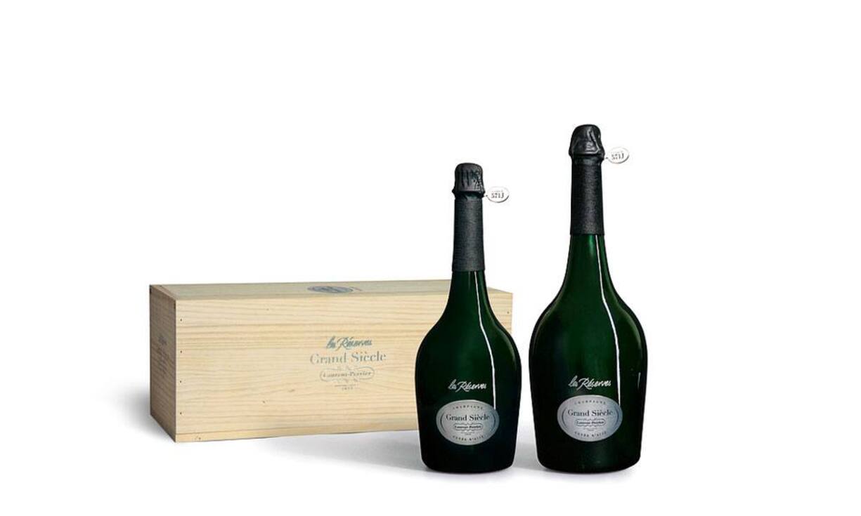 Laurent-PerrierUm sein 200-Jahr-Jubiläum zu feiern, verkauft Laurent-Perrier Magnum- und 3-Liter-Flaschen des Jahrganges 1996. Dies sind ausgezeichnete Weine, welche die Geschichte des Hauses spiegeln (1500/2500 Franken).
