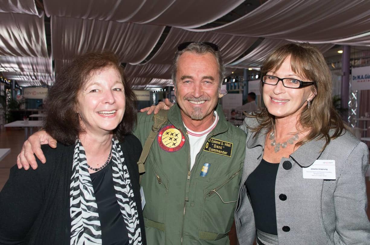 Evelyn Pfister, Geschäftsberaterin; Daniel Hösli, Kommandant Patrouille Suisse; Jolanta Ursprung, Managing Director, Executive Search and Business Consulting