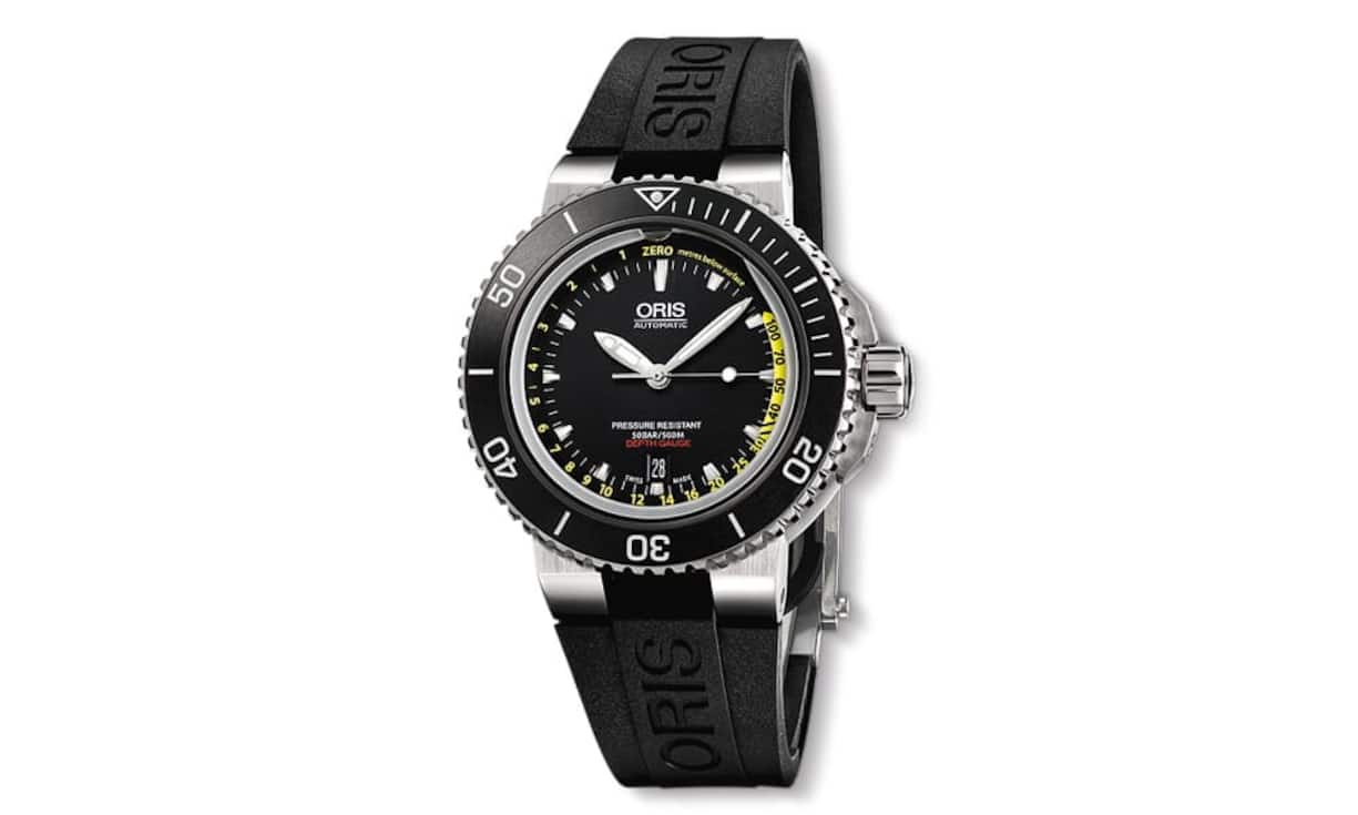 Die Gehäusespezialisten bei
Oris liessen sich für ihre Aquis
Depth Gauge eine mechanische Tiefenmessung einfallen. Die aktuelle Tauchtiefe wird auf der Lünette signalisiert. Eine starke Idee. Mit mechanischem Werk. 3000 Franken.