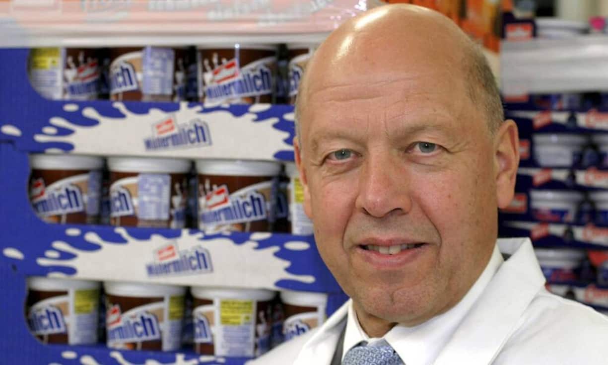 Unter den reichsten Deutschen befinden sich zahlreiche Unternehmer mit Schweizer Bodenhaftung. So wie Theo Müller. Sein Vermögen: 2,5 Milliarden Euro. Mit kesser Werbung für Müllermilch lockt der Molkereimogul derzeit Kunden zu Denner.