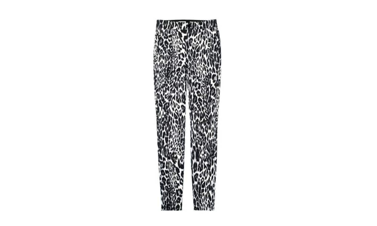 Wild: 7forallmankind Der Leopard Print kommt so schnell nicht aus der Mode. Diese High Waist Skinny aus der Giambattista Valli for 7 For All Mankind Kollektion ist eine gelungene Interpretation des Trends. Preis 409 Franken